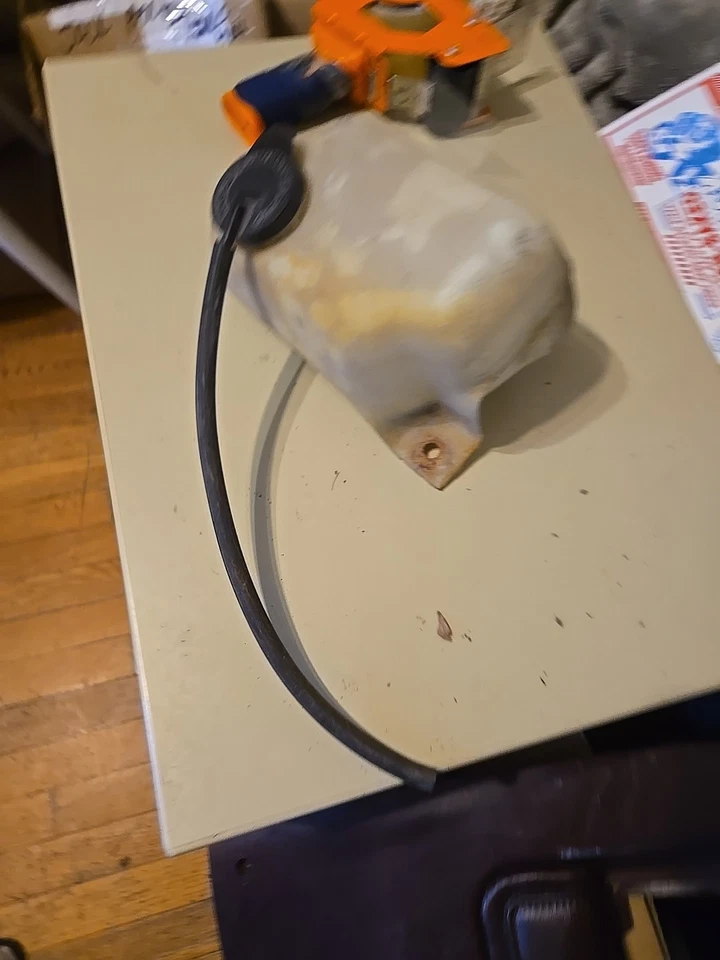 Botella depósito líquido lavadora 81-87 Monte Carlo SS Cutlass Supreme 442 cuerpo G Foto 4 de 4