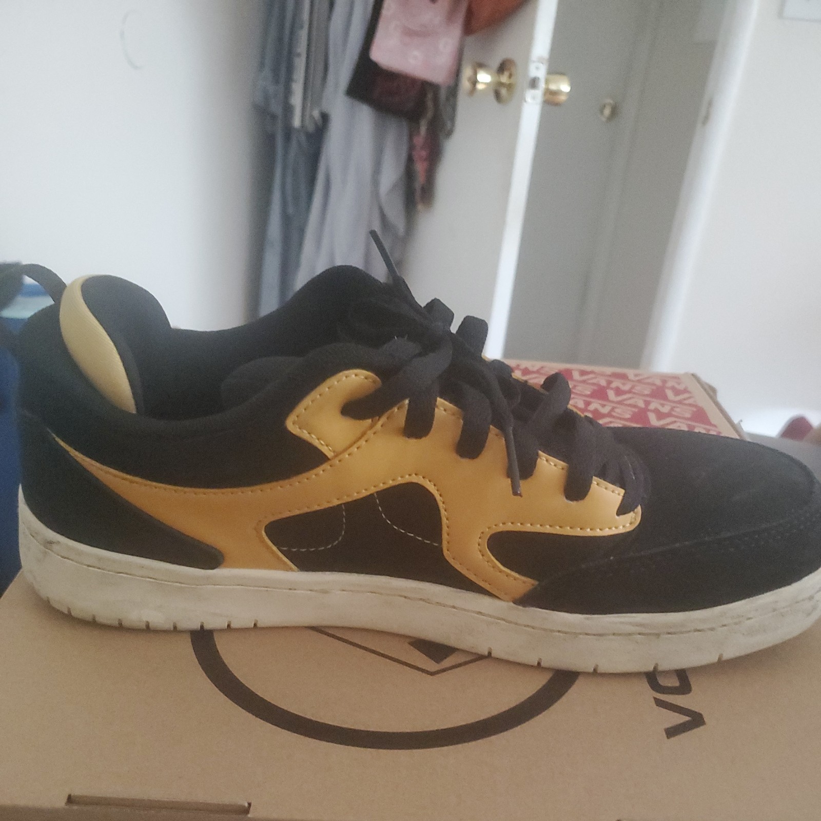 Volcom Men's Safety Toes Skate Shoes Size 7.5 M  … - image 3