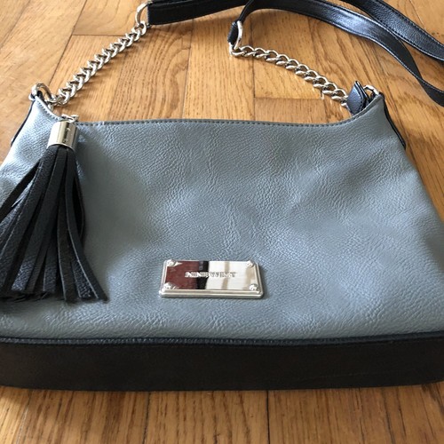 Nine West Womens Gray & Black Silver Crossbody Handbag Purse Tassel Zipper - Picture 5 of 10