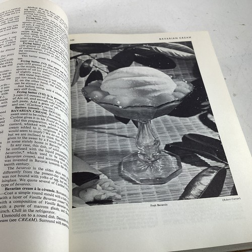 Larousse Gastronomique The First American Edition 1961 Vintage HCDJ VG - Picture 10 of 17
