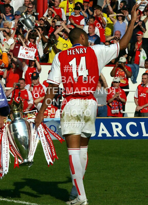 Photo D'Action Thierry Henry - Arsenal FC 2005 - Haute Qualité - Choix Taille