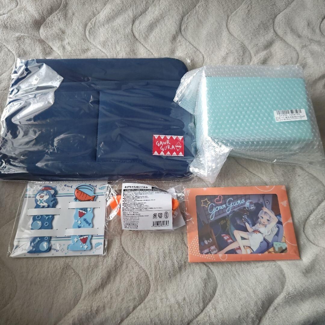 Hololive Gawr Gura Birthday 2023 full set . Includes a signed
