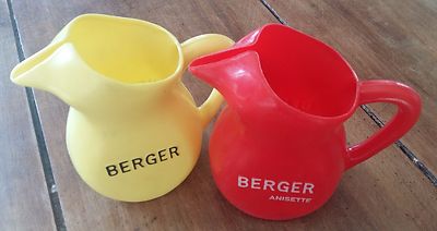 2 Antike Krug Karaffe Berger Anislikör Gelb Und Rot Kneipe BAR Sammlung