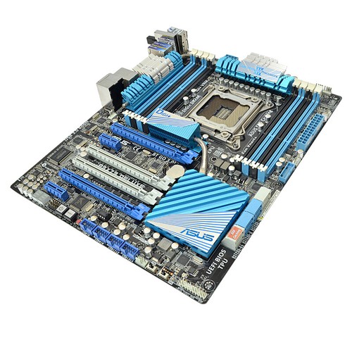 Mainboard ASUS P9X79 DELUXE Intel X79 ATX Sockel 2011 - Bild 2 von 3