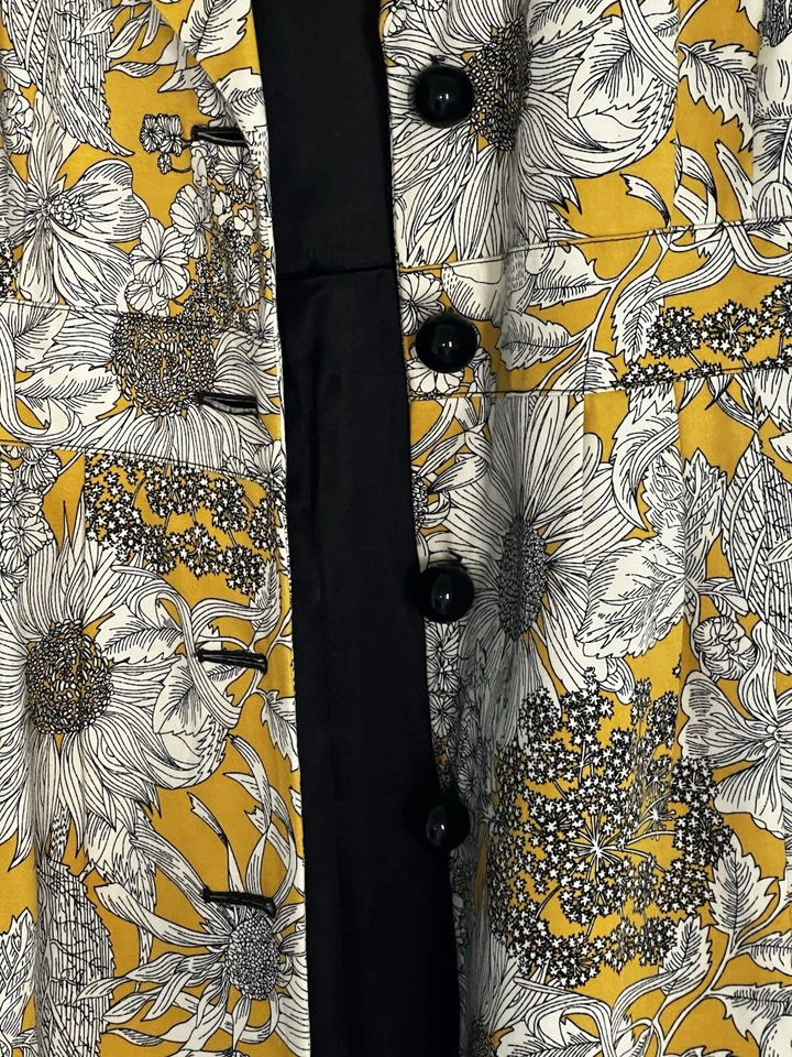 Abrigo Hecho De Liberty Of London Estampado Foto 4 de 4