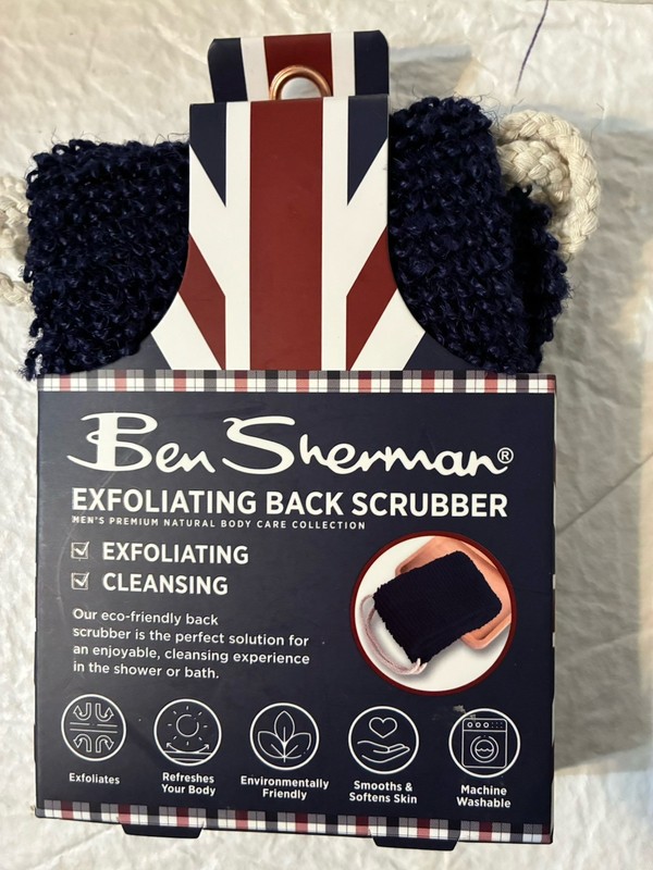 MEN’S EXFOLIATING BACK SCRUBBER
