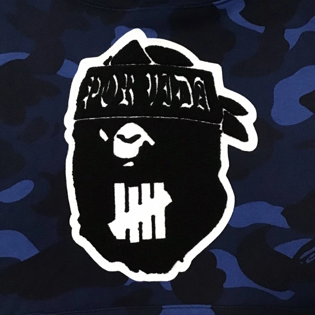 A BATHING APE (BAPE) Undefeated × BAPE BIG APE HEAD PULLOVER FELPA CON CAPPUCCIO taglia S blu mimetico una scimmia da bagno