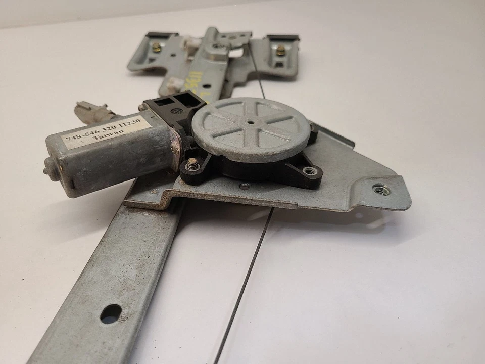 Регулятор заднего стекла водителя 05-10 CHRYSLER 300 LH включает двигатель 05065473AF - Изображение 4 из 4