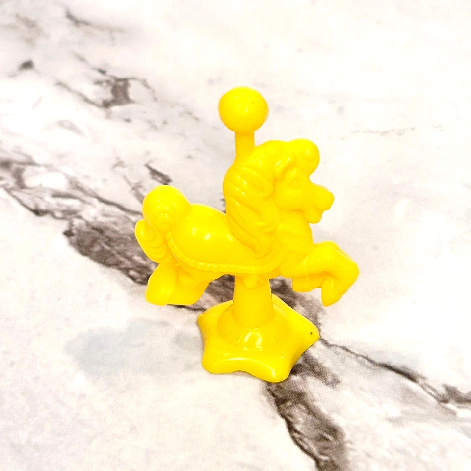 Monopoly Junior Token Caballo Carrusel Amarillo - Pieza de Juego de Repuesto Hasbro Foto 2 de 2