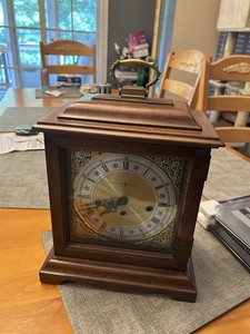 Howard Miller Mantel Clock 340-020 With Key 1/4 Hour Triple Chime Works 2 Jewels