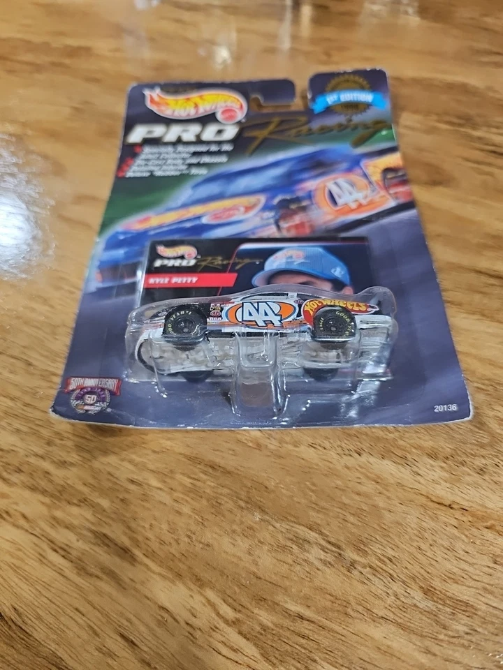 Hot Wheels Racing 1998 Pro Racing 1-е издание Nascar Кайл Петти No44 Pro Racing - Изображение 3 из 4