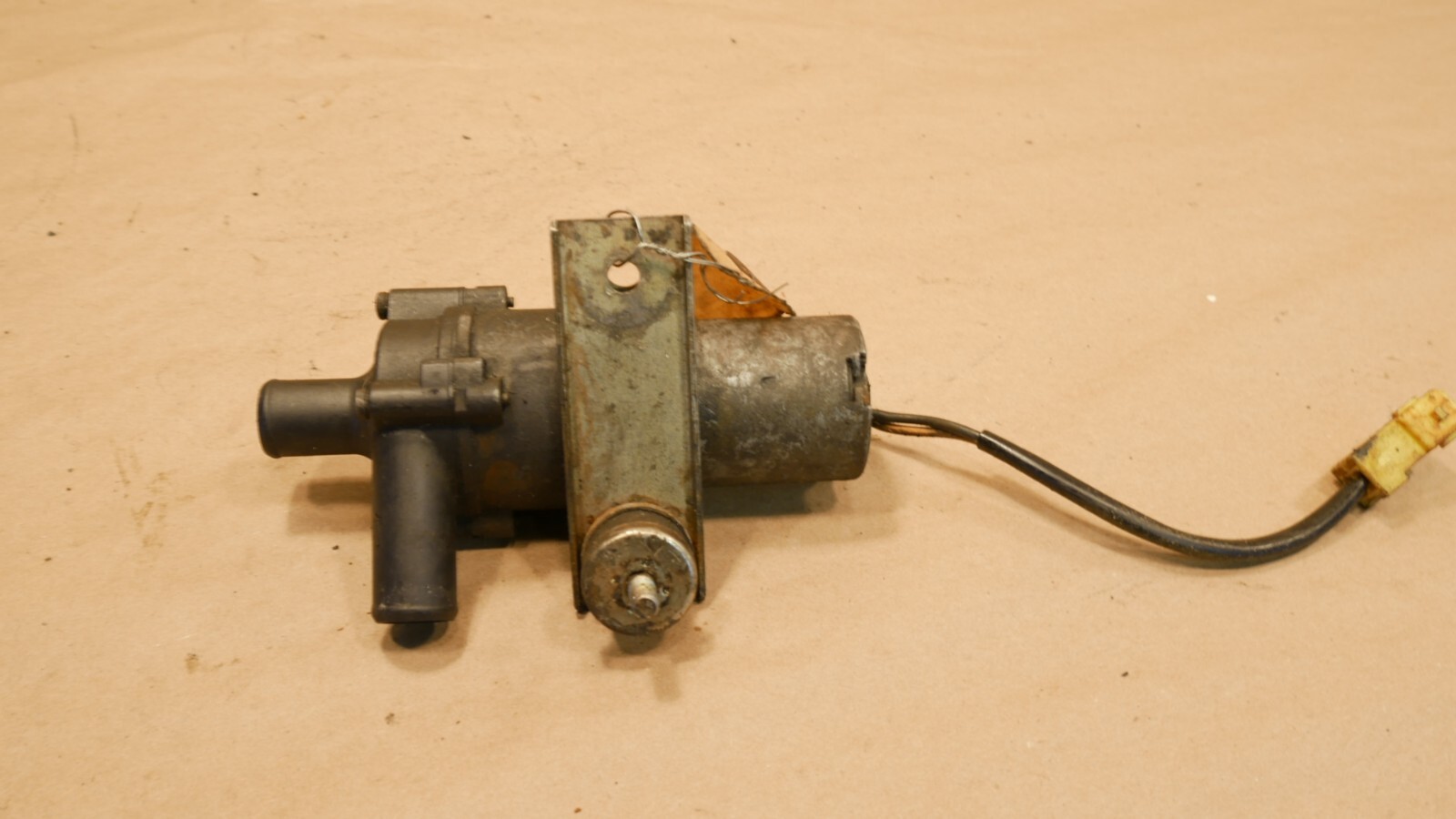 Ferrari F355 Berlinetta Genuine Heater Valve Heater unit OEM PN 0392020007