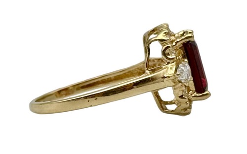 14K Yellow Gold Red Stone And CZ Accent Ring Size 8.75 - Picture 3 of 7