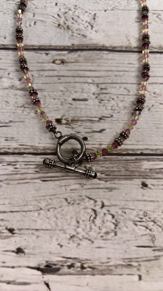 Collar de cristal rosa y amarillo de plata esterlina con soporte de limonada de Elyse Ryan Alex Foto 2 de 4