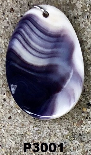 P3001 Wampum Pendant. 1.5” x 1” - Picture 1 of 3