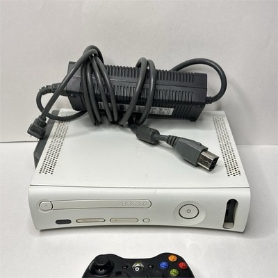 Microsoft Xbox 360 White Console w/ Controller Power Supply and Av Cables