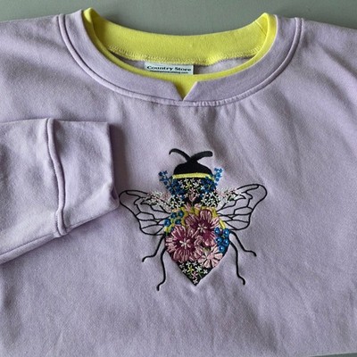 Country Store Lavender Embroidered Bee Crewneck Sweatshirt XL