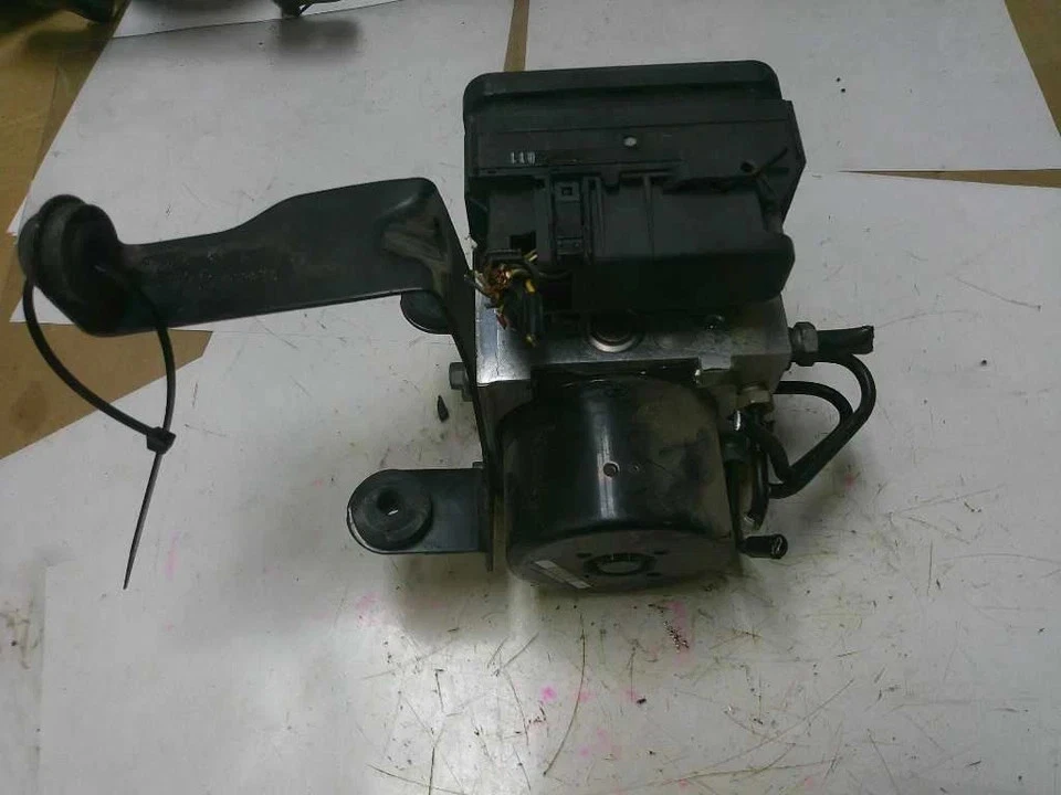 Bomba de freno antibloqueo ABS Ford Transit Connect 2014-2015 montaje OEM Foto 2 de 4