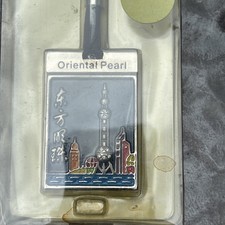 NEW  SOUVENIR KEYCHAIN Oriental Pearl Tower Shanghai China Collectible New
