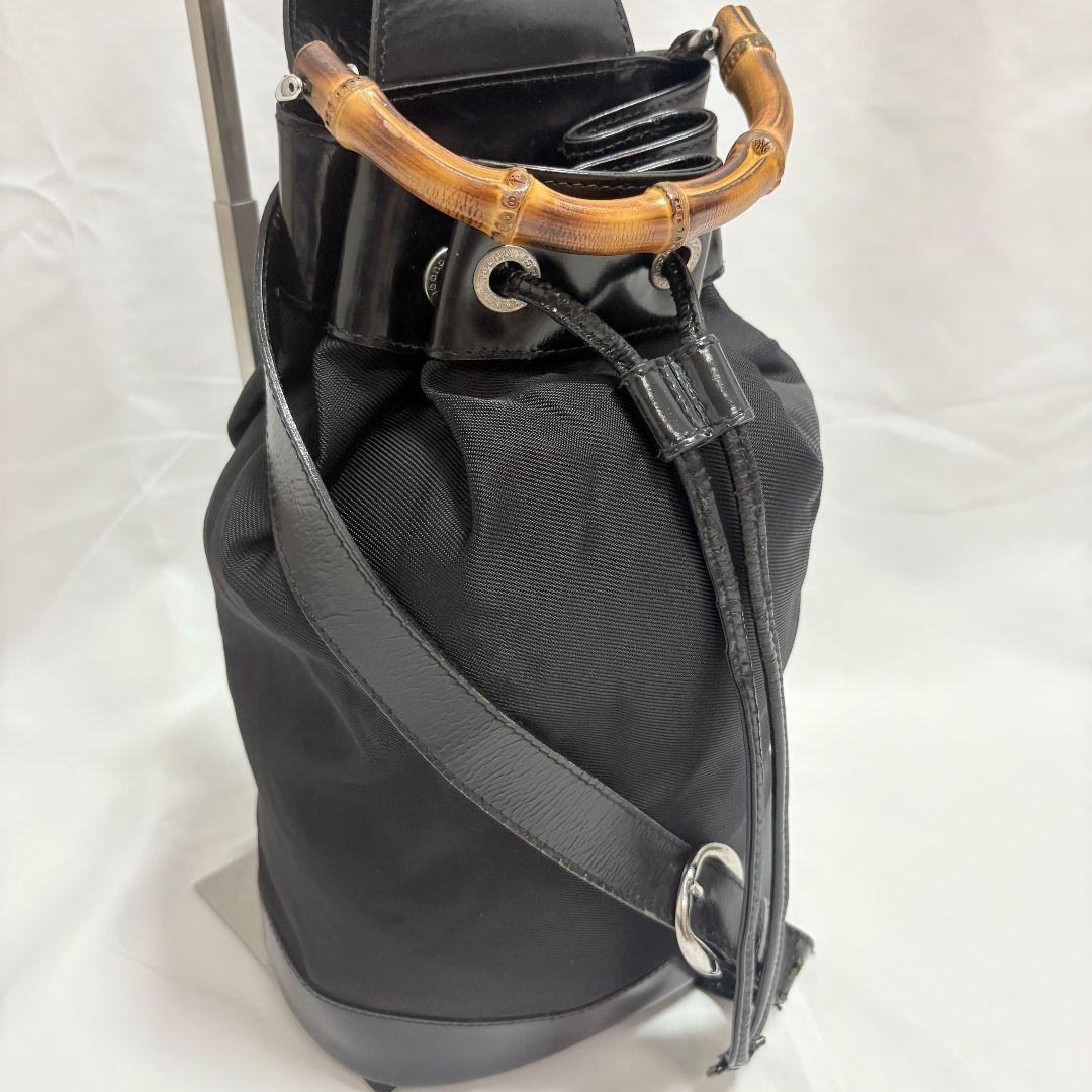 Gucci Authentic Bamboo Drawstring Crossbody Shoulder Bag Used