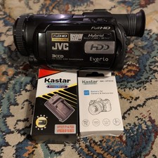 JVC Everio GZ-HD7U 3CCD 60GB Hard Disk HD Hybrid Camcorder New Battery Charger
