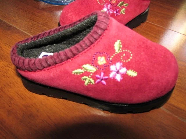 GYMBOREE ~ New! Toddler Girl 5 ~ VINTAGE 2002! "Portabello Road" Suede Clogs - Image 4 of 4
