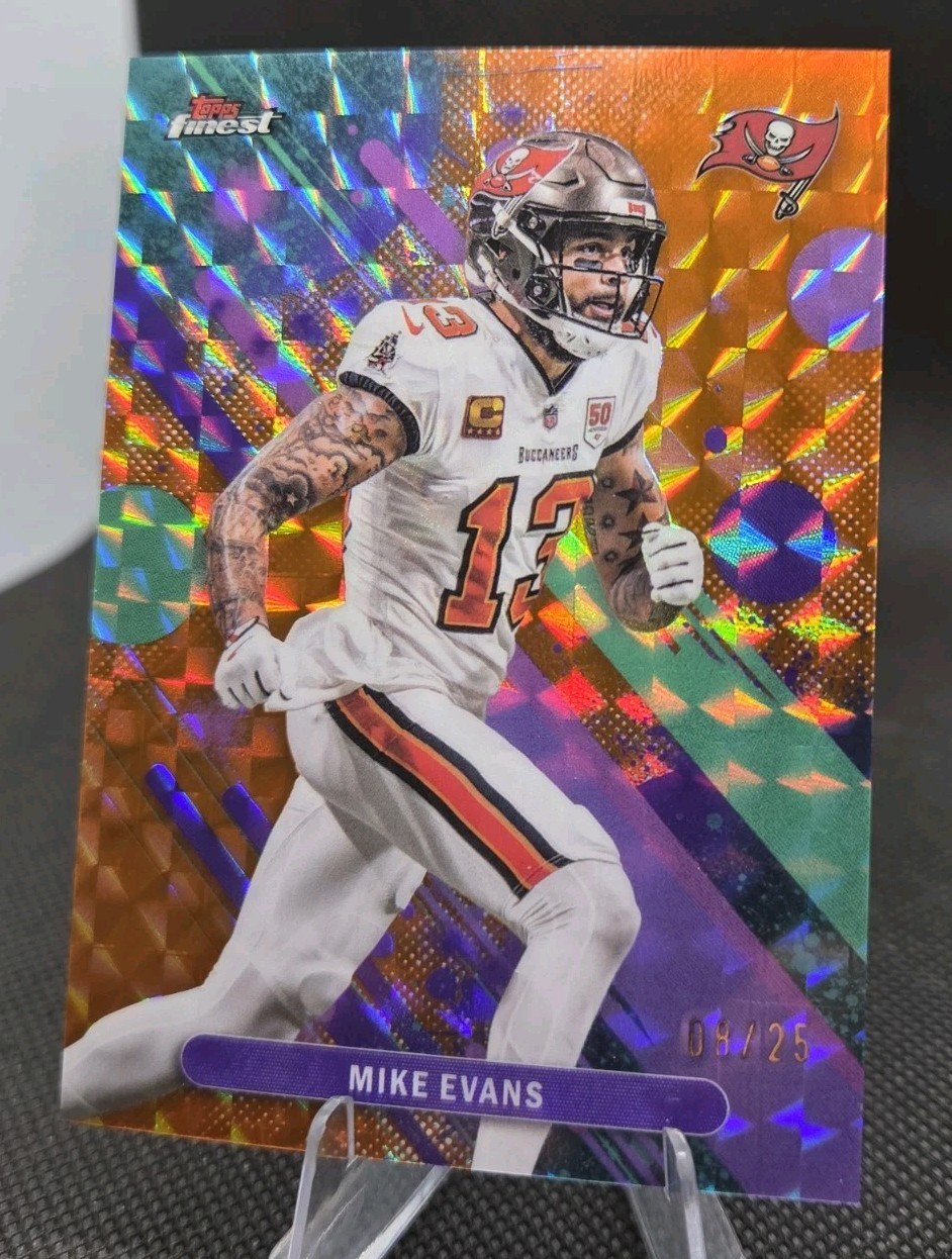 2025 Topps Finest Football Mike Evans Geometric Orange #93 Buccaneers /25 Common