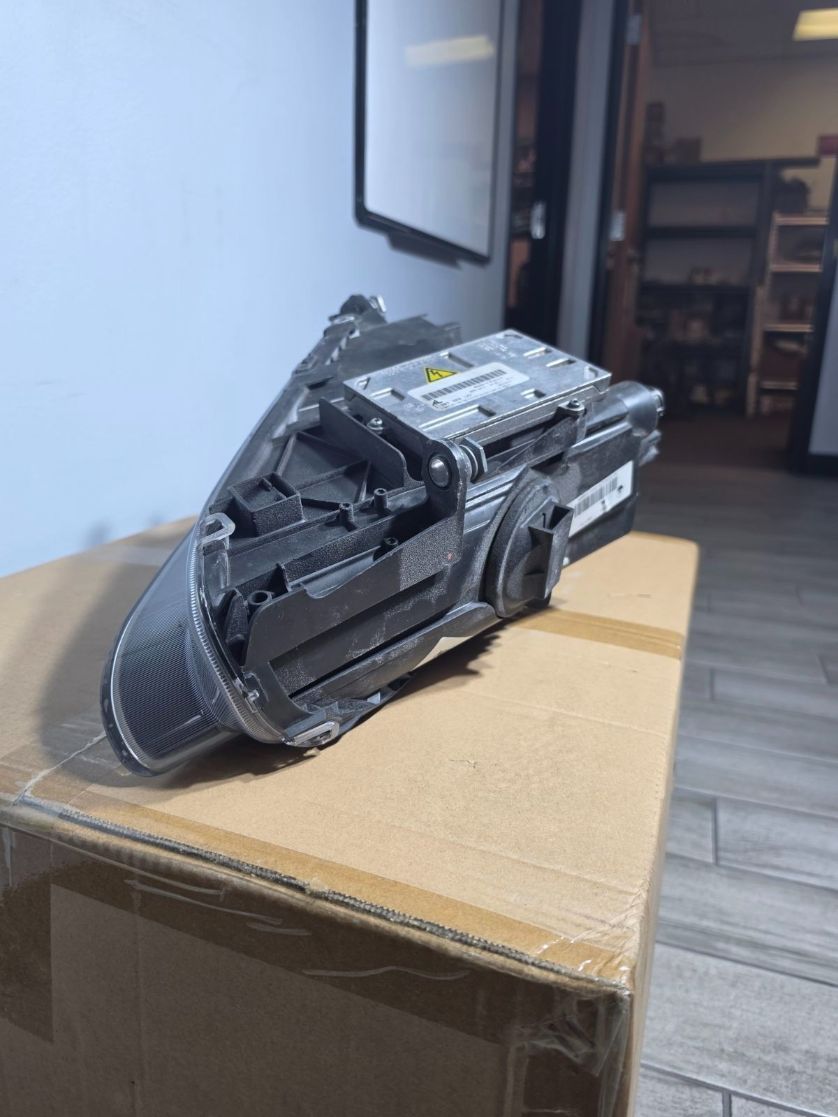 Maserati GranTurismo 2009-2012 Left Headlight P/N 286387