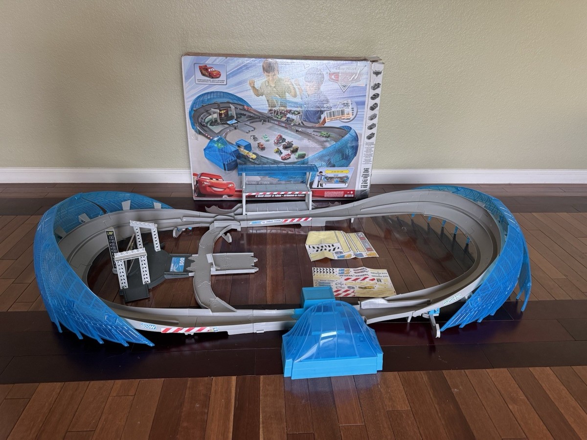 Disney Pixar Cars ULTIMATE Florida Speedway Track Set With extra