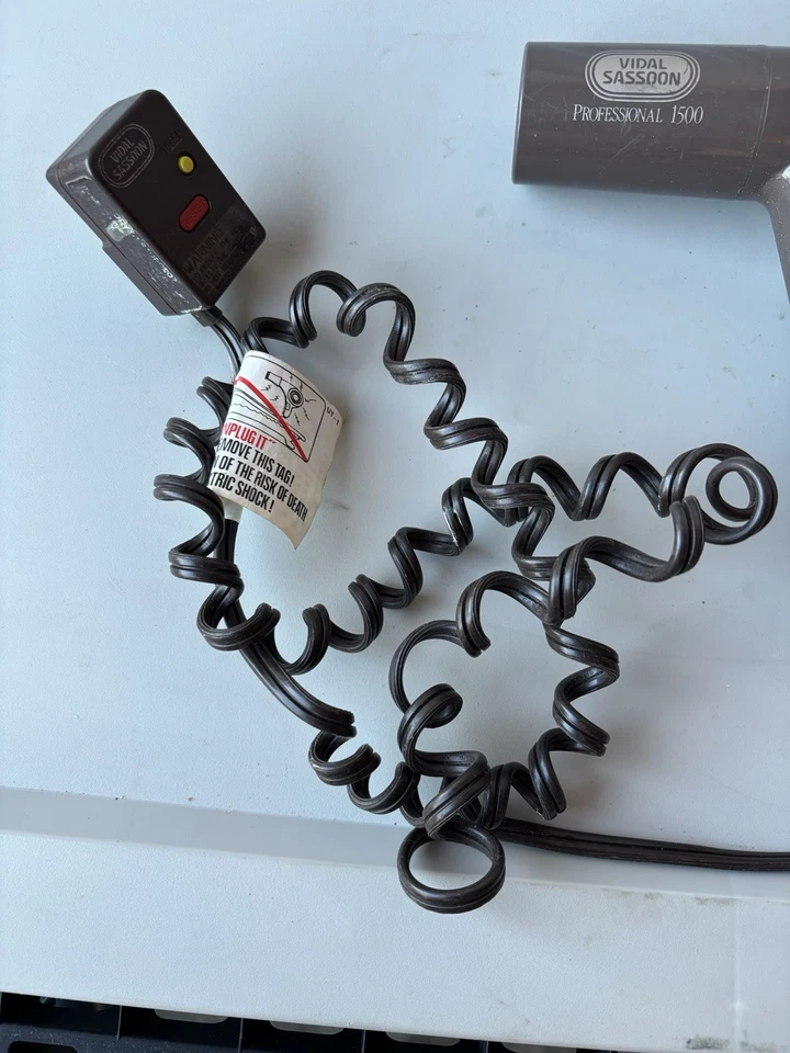 Vintage Vidal Sassoon Professional 1500 Hair Dryer - Image 4 of 4