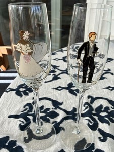 Hand Painted Bride Groom Champagne Flutes Personalized Wedding Toast Glasses Set