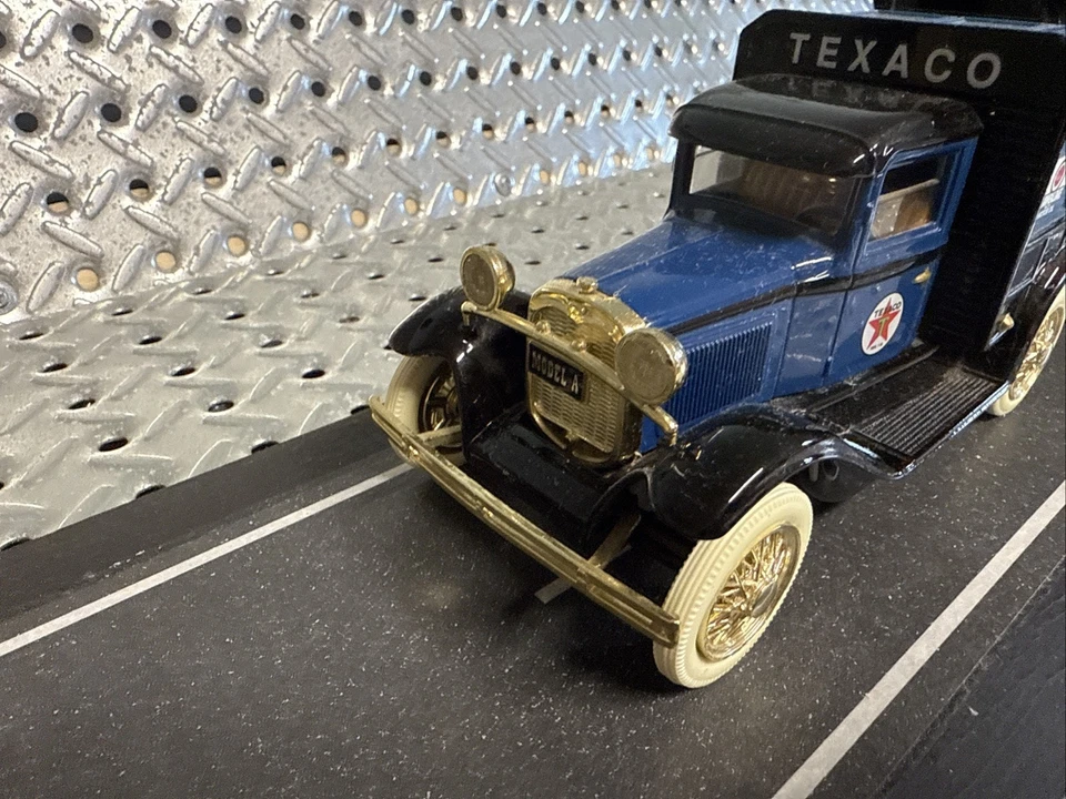 TEXACO FORD MODEL A PICK UP TRUCK Crate Load Stk #1045 SPEC CAST Liberty 1:25 - Image 2 of 4