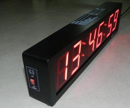 LED stopwatch / clock with alarm - Picture 3 of 5