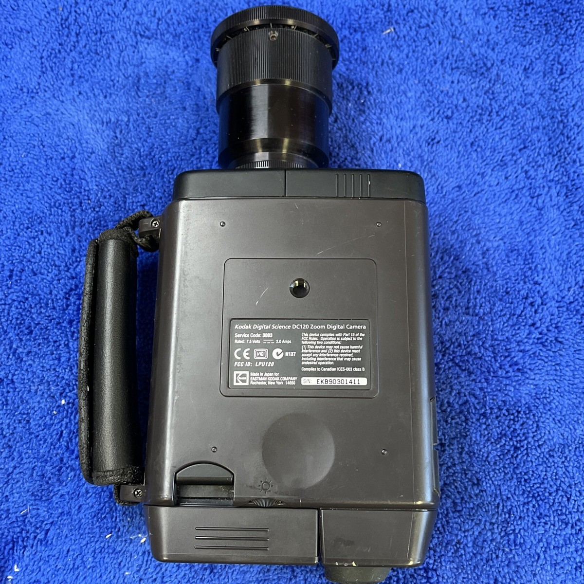 Vintage Kodak Digital Science DC120 Zoom Digital Camera w/ MDS 120