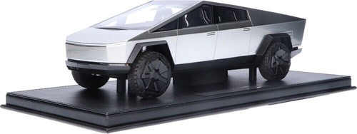 Top Marques Tesla Cybertruck Silver 1:18 Scale Model WITH DISPLAY CASE - Picture 2 of 11