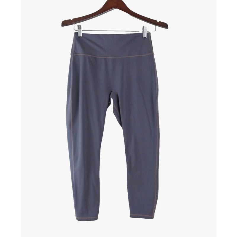 fabletics trinity motion365 high-waisted capri leggings
