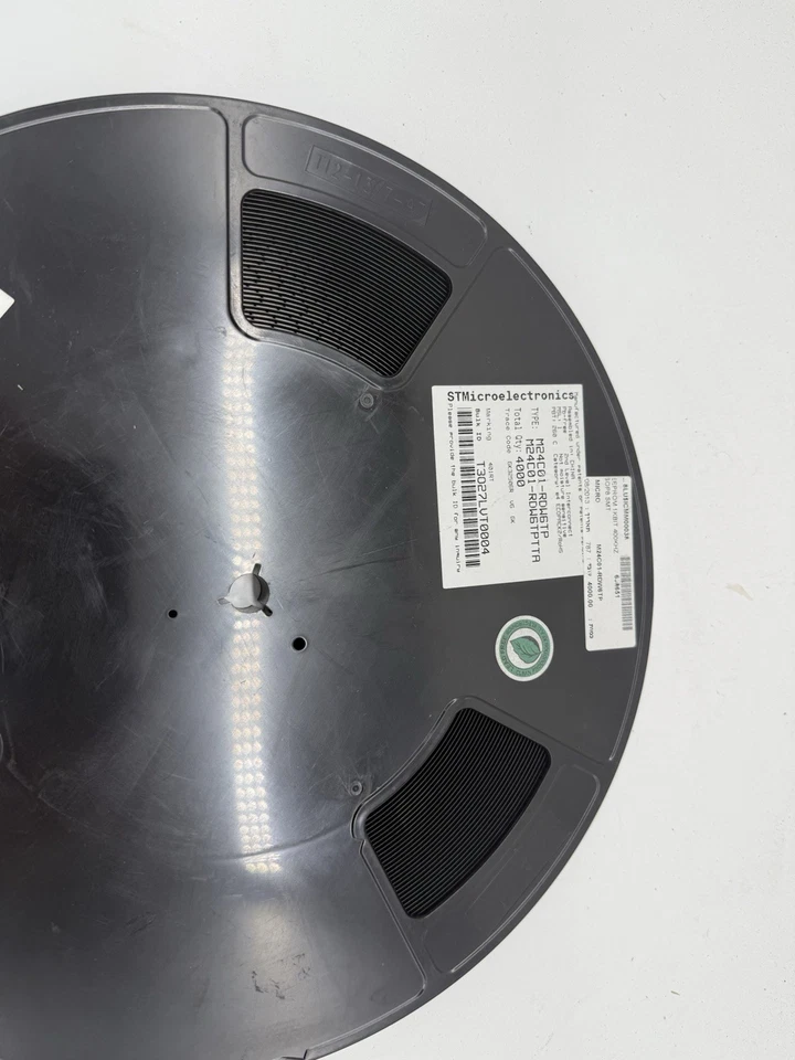 4000 X STMicroelectronics M24C01-RDW6TP EEPROM 1KBIT 400KHZ SOP8 SMT Foto 3 de 4