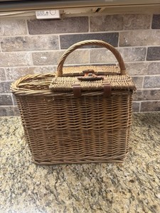 Vintage Wicker Fly Fishing Creel Basket Leather Latch Citrus Print Lining 13x11"