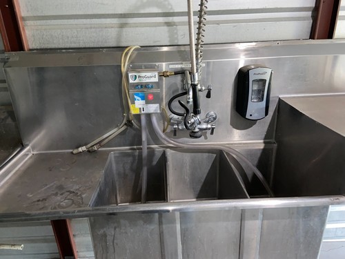 Commercial 3 compartment bar sink