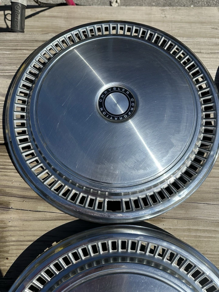 *FOUR* 1980-1989 Chrysler Corporation Truck Van Hubcaps Wheel Covers OEM 014922 - Image 2 of 4