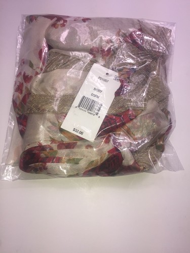 Cejon Holiday Romance Oversized Wrap, Retail $32.00 - Picture 2 of 5