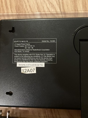 Optimus 16-665 9" Digital Picture Frame - Picture 3 of 3