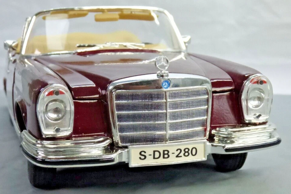 Mercedes Benz 280 SE Convertible 1:18 Coche Maisto 1966 Rojo Cornalina Juguete Raro Foto 3 de 4