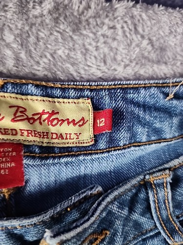 Vintage Teen Girls Apple Bottom Jeans.. Size 12 Straight Leg Style Blue Denim - Picture 3 of 13