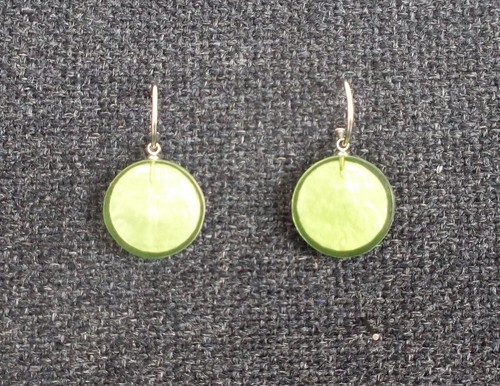Vintage 1980s Lime Acrylic Disc Pendant & Earrings Set - Picture 3 of 3