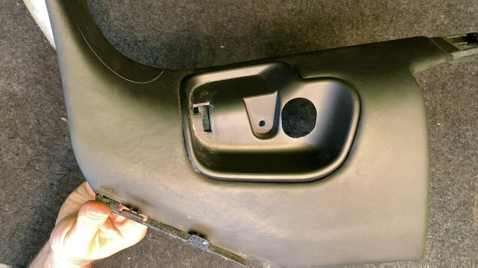 BENTLEY BENTAYGA FRONT LEFT TRIM KICK PANEL A PILLAR LOWER 36B867351A 36B868443