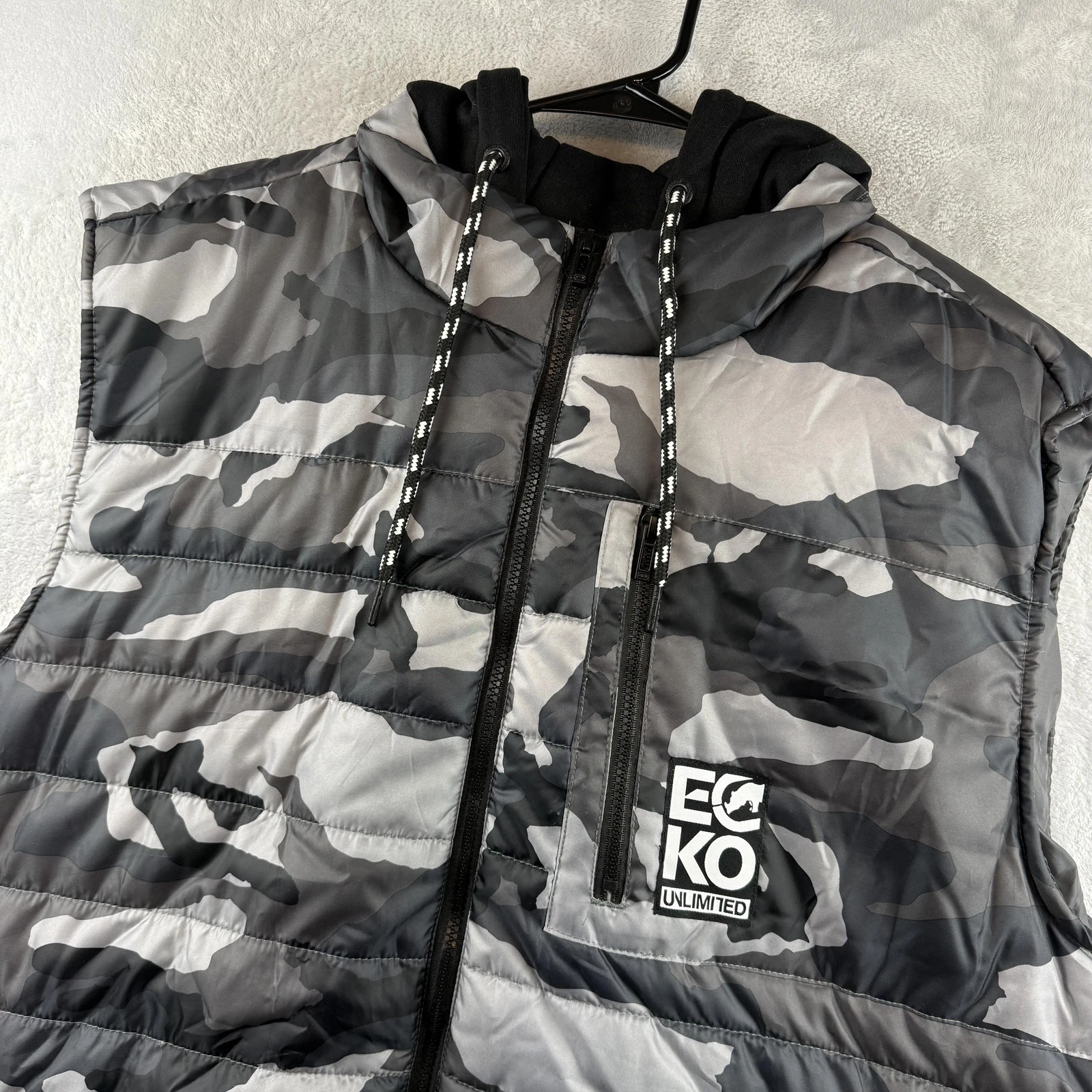 Ecko Unltd Vest Mens 2XL Gray Camo Hooded Puffer Quilted Zip Sleeveless Jacket