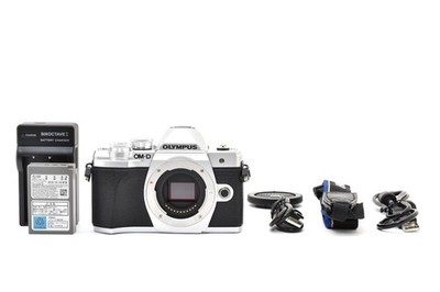 [Mint] Olympus OM-D E-M10 Mark III Silver Body 741clicks