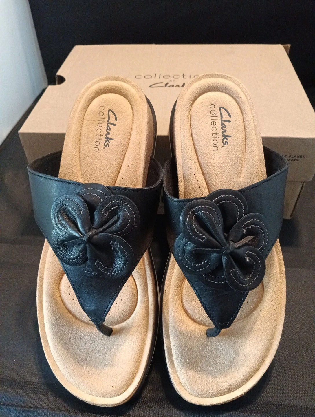 CLARKS sandalo piatto donna stile Brynn pelle nero 9M nuovo con scatola