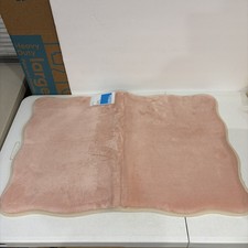 Room Essentials Cushion Bath Rug 20x30 Pink Non-Skid Back Plush Bathroom Mat
